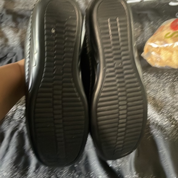 Slightly used woman’s size 41 ORFA shoes 8.5 in US size - Picture 4 of 7